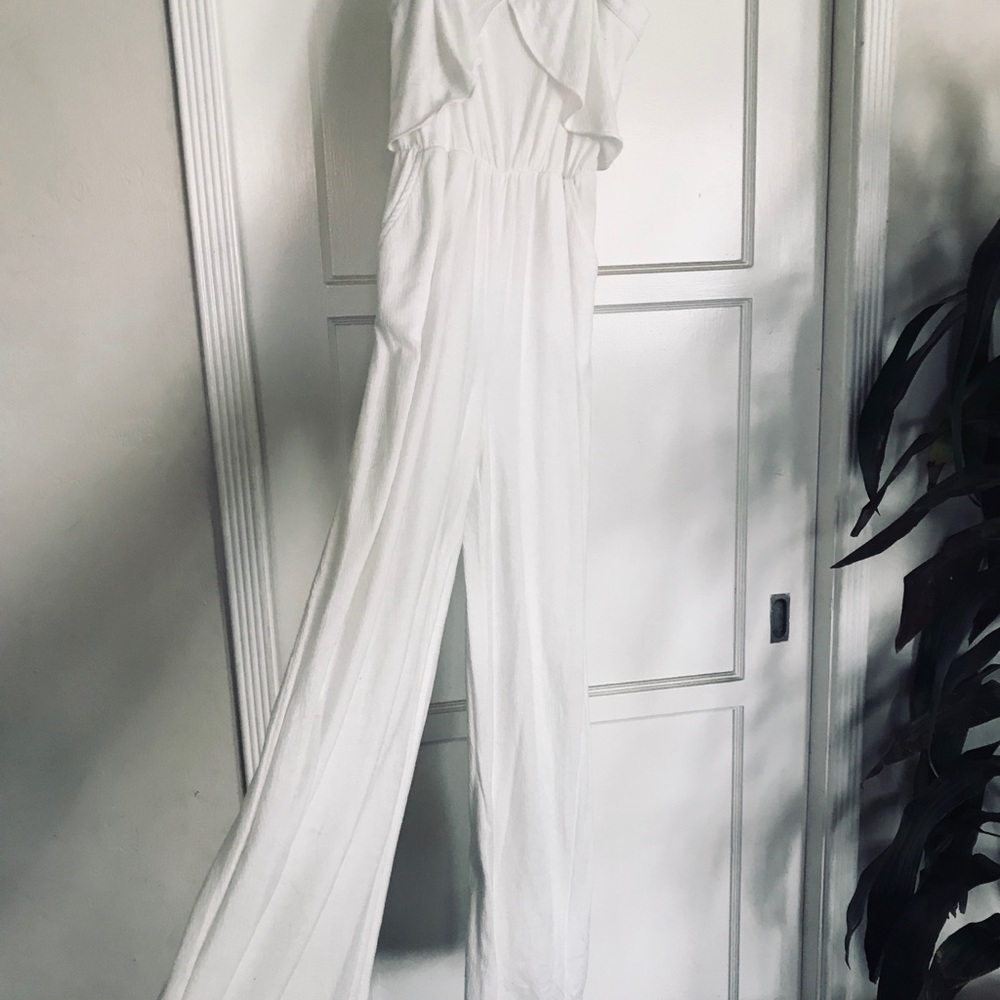 FLARED WHITE JUMPSUIT